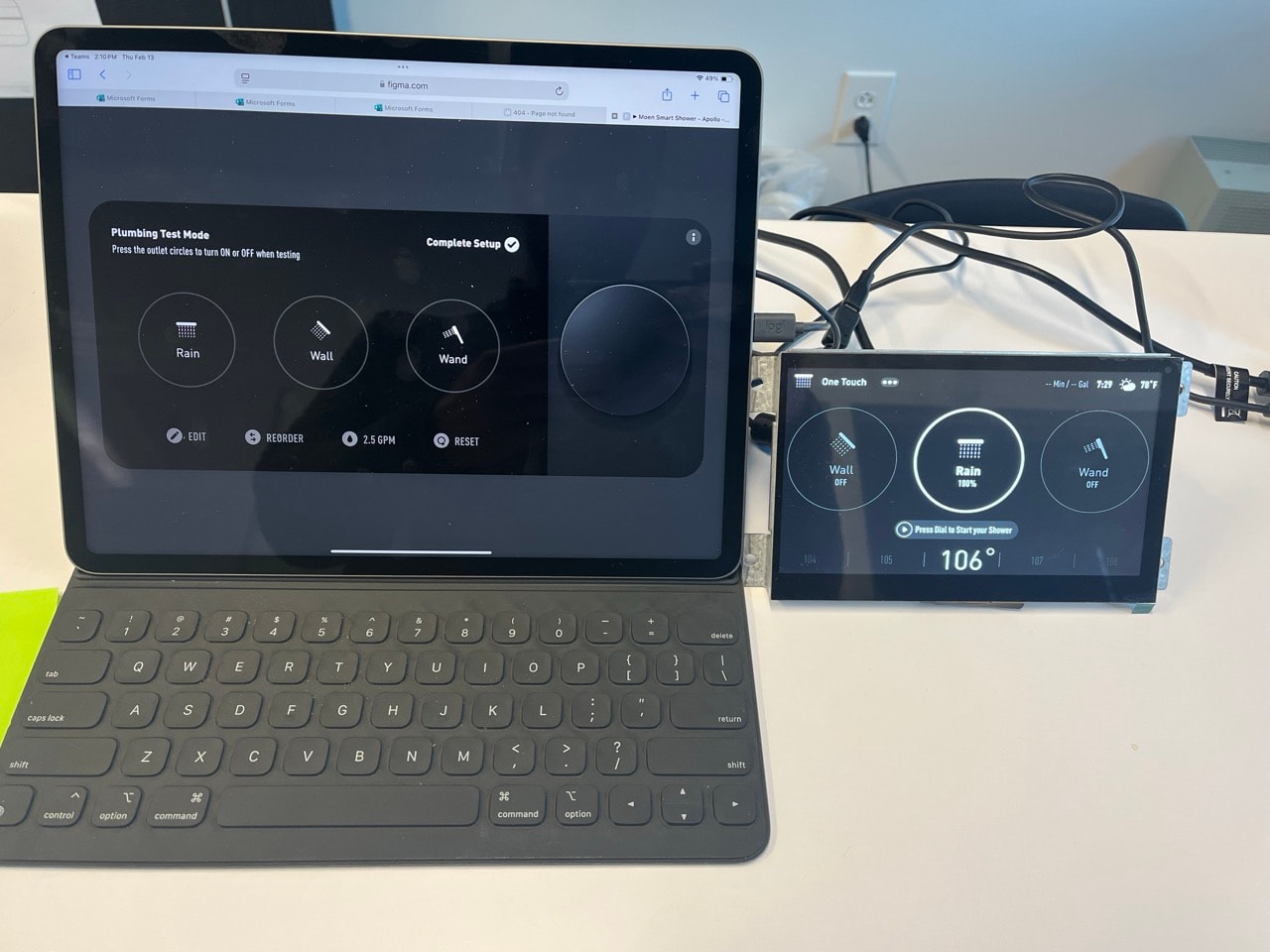 Prototype comparison: on the left prototype ran form an iPad and on the right from the target hardware.